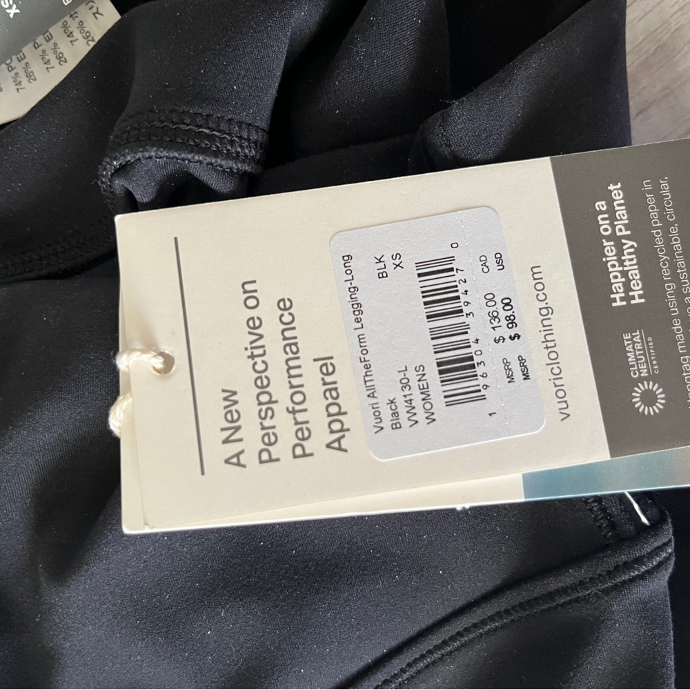 Vuori Jet Black Leggings - Picture 5 of 5